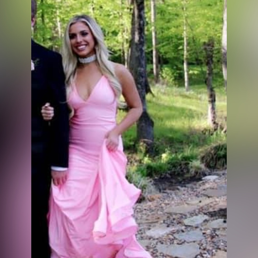 the perfect prom dress! very comfy and stretchy.